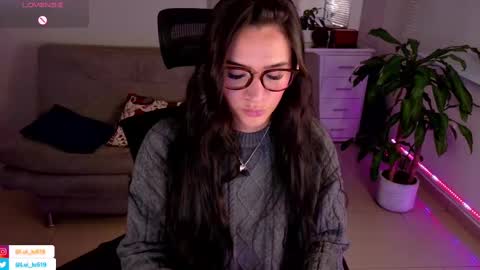 Snapshot of soyabby_ chatting on 02/12/25, 10:59 Luisa online show from 02/12/25, 10:59