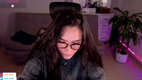 Snapshot of soyabby_ chatting on 02/13/25, 02:01 Luisa online show from 02/13/25, 02:01