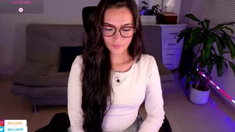 Snapshot of soyabby_ chatting on 02/19/25, 01:40 Luisa online show from 02/19/25, 01:40
