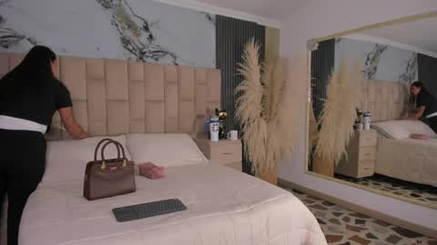 Camila Ortiz online show from 04/06/26, 08:43