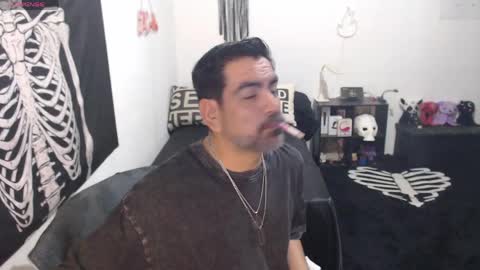 Snapshot of soyelcarlitos chatting on 06/04/26, 07:47 El Carlitos online show from 06/04/26, 07:47