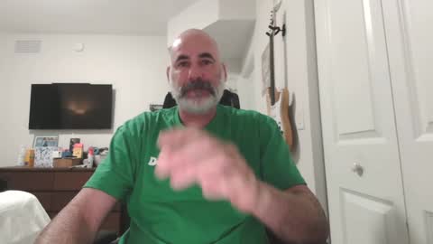 Snapshot of soyelpoti79 chatting on 12/28/24, 01:17 WhiteWolfFL online show from 12/28/24, 01:17