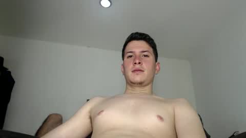 Snapshot of soymanuel777 chatting on 04/15/26, 02:29 soymanuel777 online show from 04/15/26, 02:29