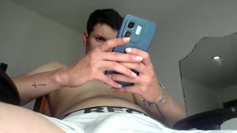 Snapshot of soymanuel777 chatting on 05/18/26, 12:40 soymanuel777 online show from 05/18/26, 12:40