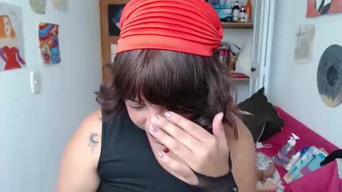 Snapshot of soynanabela chatting on 10/07/25, 02:25 Nana Bela  online show from 10/07/25, 02:25