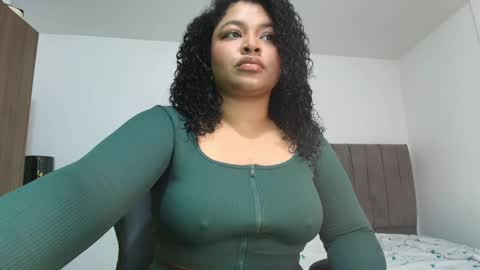 Snapshot of soynerea chatting on 06/04/26, 11:44 online show from 06/04/26, 11:44