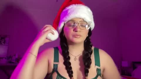 Soyoceanne online show from 12/20/25, 04:19