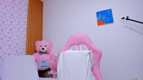Snapshot of soyqeen chatting on 04/28/26, 04:06 SoyQueen online show from 04/28/26, 04:06