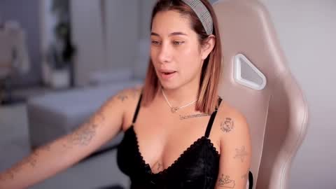 brisa  s online show from 02/22/25, 01:00