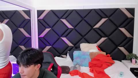 Gabo Lucas and Justin online show from 11/15/25, 01:25