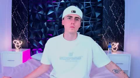 spaceboy_1 online show from 02/16/26, 09:11