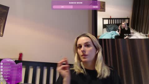 Snapshot of spacegirl42o chatting on 12/25/24, 03:38 Spacegirl online show from 12/25/24, 03:38