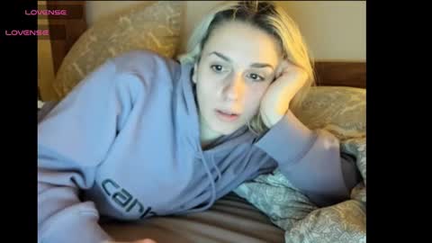 Snapshot of spacegirl42o chatting on 01/10/25, 09:31 Spacegirl online show from 01/10/25, 09:31