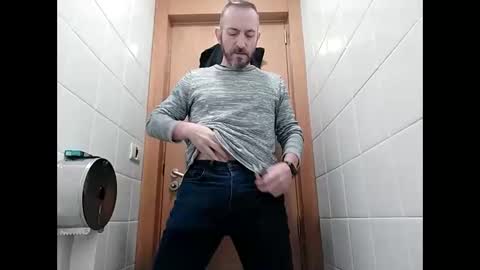 Snapshot of spanishharddick chatting on 02/10/25, 05:47 Manu online show from 02/10/25, 05:47