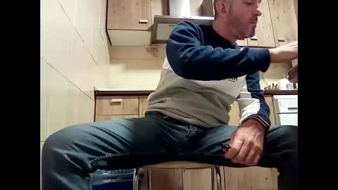 Snapshot of spanishharddick chatting on 09/16/25, 04:35 Manu online show from 09/16/25, 04:35