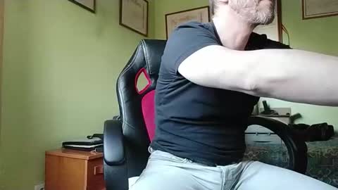 Snapshot of spanishharddick chatting on 11/06/25, 06:20 Manu online show from 11/06/25, 06:20