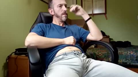 Snapshot of spanishharddick chatting on 12/04/25, 03:32 Manu online show from 12/04/25, 03:32