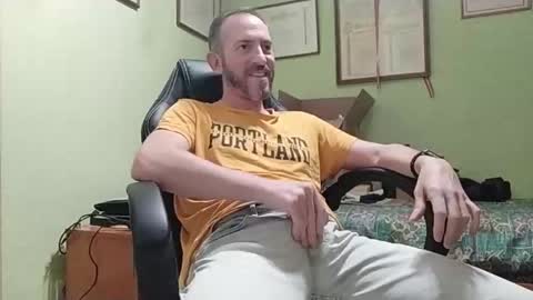 Snapshot of spanishharddick chatting on 12/14/25, 05:29 Manu online show from 12/14/25, 05:29