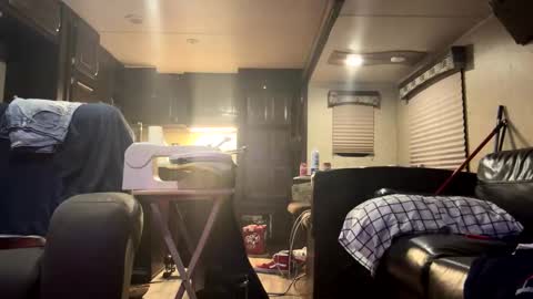 Snapshot of spankingthamonkey chatting on 11/10/25, 09:52 spankingthamonkey online show from 11/10/25, 09:52