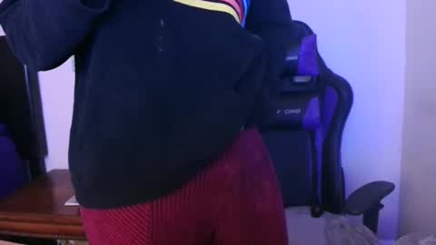 Tip 1 token  Follow me on instagram  Sparkle pinuppp online show from 01/05/25, 04:06