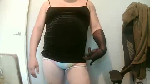 Snapshot of sparkles859037 chatting on 11/23/25, 07:35 sparkles859037 online show from 11/23/25, 07:35