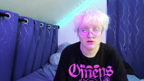 Snapshot of sparkling_water_hate_club chatting on 11/16/25, 07:36 Atticus Pendragon online show from 11/16/25, 07:36