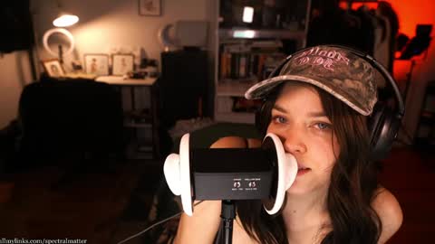 Snapshot of spectralmatter chatting on 03/05/26, 01:23 m online show from 03/05/26, 01:23