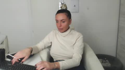 Carla online show from 03/04/25, 05:56