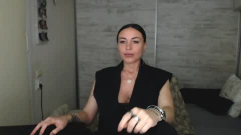 Snapshot of spicemint chatting on 04/29/26, 01:37 Carla online show from 04/29/26, 01:37