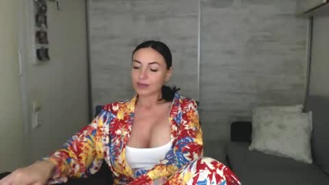 Snapshot of spicemint chatting on 05/09/26, 02:55 Carla online show from 05/09/26, 02:55
