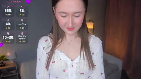 Snapshot of spiceofalex chatting on 11/29/25, 07:28 Elva online show from 11/29/25, 07:28