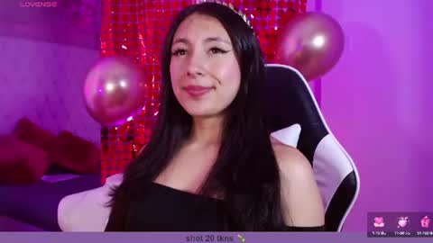 Snapshot of spicy__scarlett chatting on 07/19/26, 02:21 scarlett online show from 07/19/26, 02:21