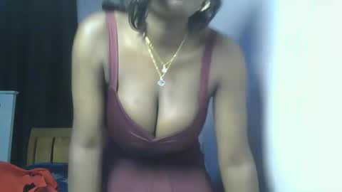 Snapshot of spicy_cherrie chatting on 05/11/26, 10:18 cherrie online show from 05/11/26, 10:18