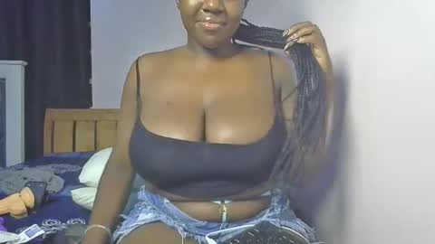 Snapshot of spicy_cherrie chatting on 05/22/26, 06:35 cherrie online show from 05/22/26, 06:35