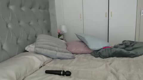 Im Angela  online show from 01/28/25, 08:14