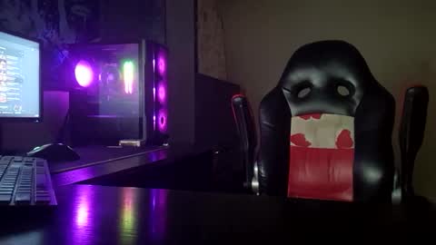 Snapshot of spicyfox420 chatting on 10/13/25, 05:02 SpicyFox420 online show from 10/13/25, 05:02