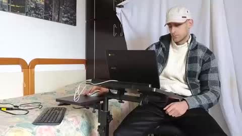 Marco. When Im offline you can view premium content in bio online show from 02/08/25, 08:52