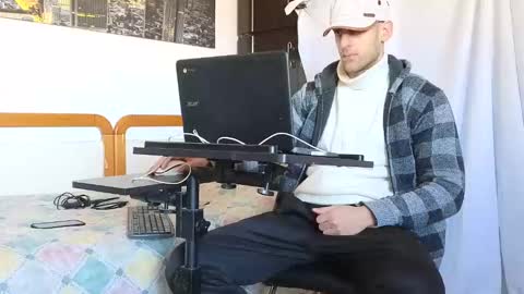 Marco. When Im offline you can view premium content in bio online show from 02/10/25, 08:09