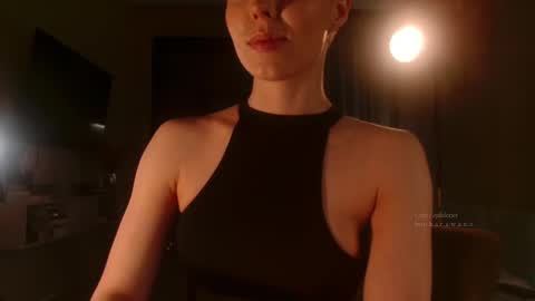 Snapshot of spiklencii chatting on 03/13/26, 06:47 Elizabeth online show from 03/13/26, 06:47