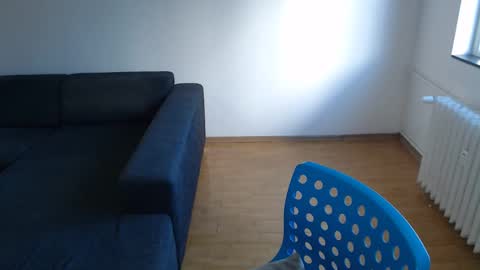 Doll online show from 12/19/25, 08:43