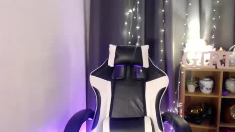 CALL ME RAINE online show from 02/10/25, 02:26