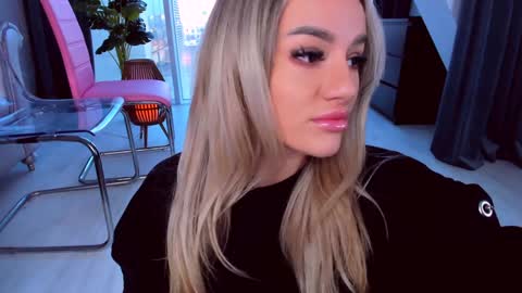 Anna online show from 12/23/24, 01:13