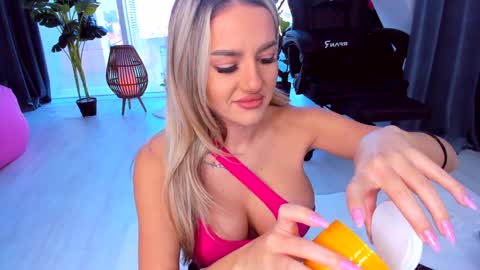 Anna online show from 01/12/25, 11:50