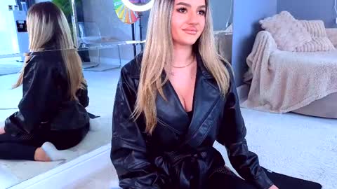 Anna online show from 04/15/26, 11:06