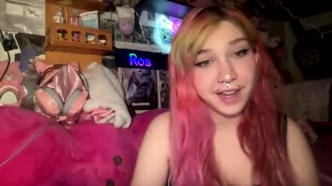 Pixie online show from 05/25/26, 01:55