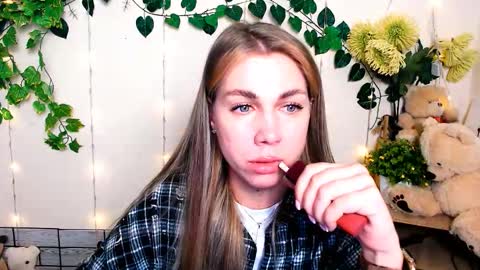 Karina online show from 02/25/26, 10:47