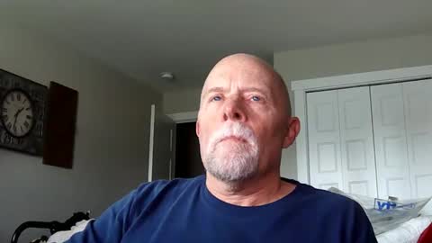 Snapshot of sportfish chatting on 10/25/25, 08:36 sportfish online show from 10/25/25, 08:36