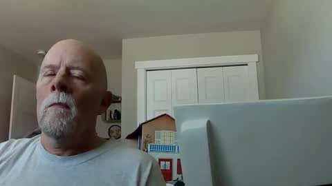 Snapshot of sportfish chatting on 04/18/26, 07:18 sportfish online show from 04/18/26, 07:18