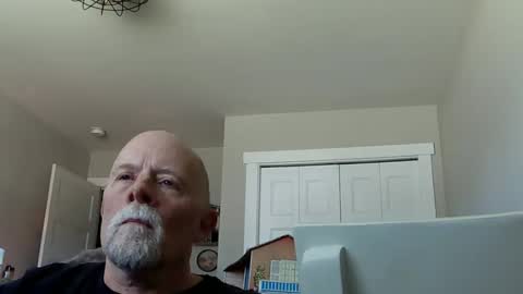 Snapshot of sportfish chatting on 04/25/26, 07:22 sportfish online show from 04/25/26, 07:22