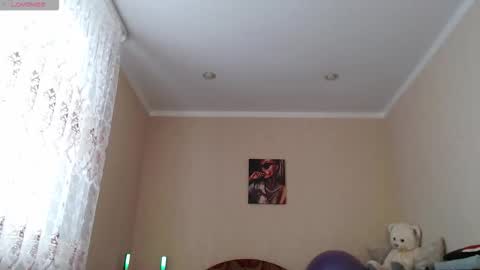 Tips are the best compliment to a woman online show from 09/18/25, 08:16